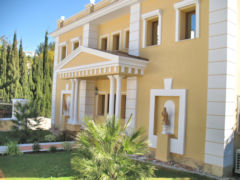 Luxusvilla im Toskana-Stil in Hacienda las Chapas Marbella     
